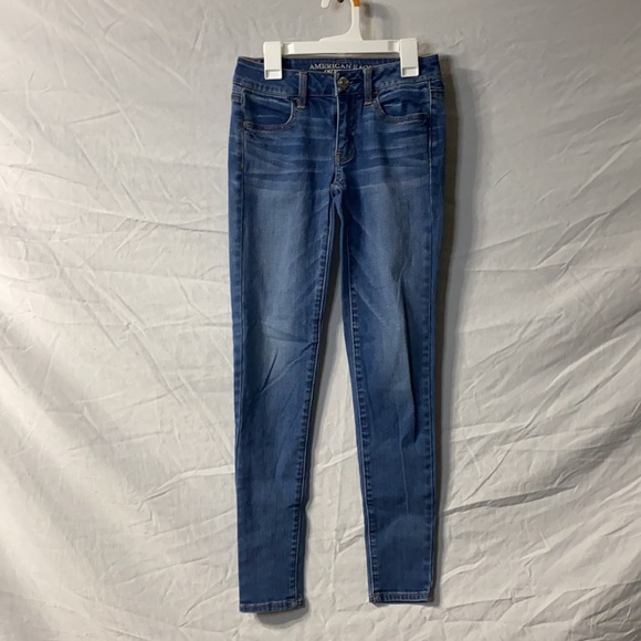 4 pair Bundle pack- 3, 00 American eagle jeans, 1 white and black 0 jean. - Picture 6 of 10